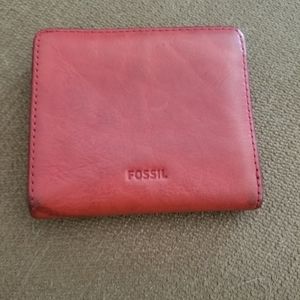 🧡 B2G1 GUC all leather red Fossil wallet